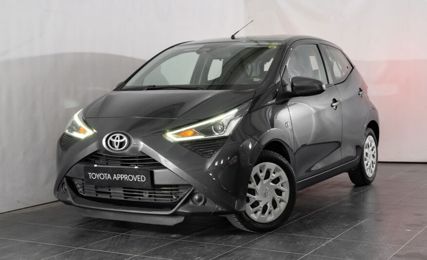 TOYOTA AYGO 1.0 X-PLAY