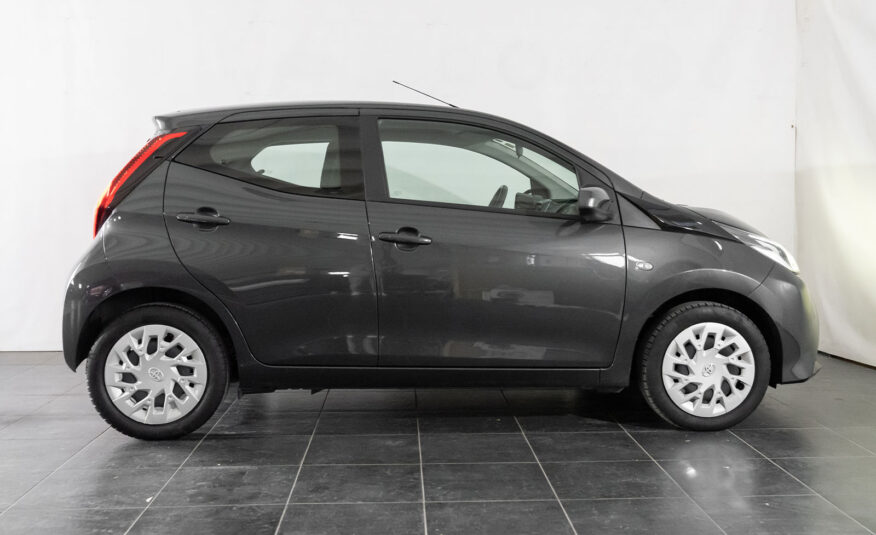 TOYOTA AYGO 1.0 X-PLAY