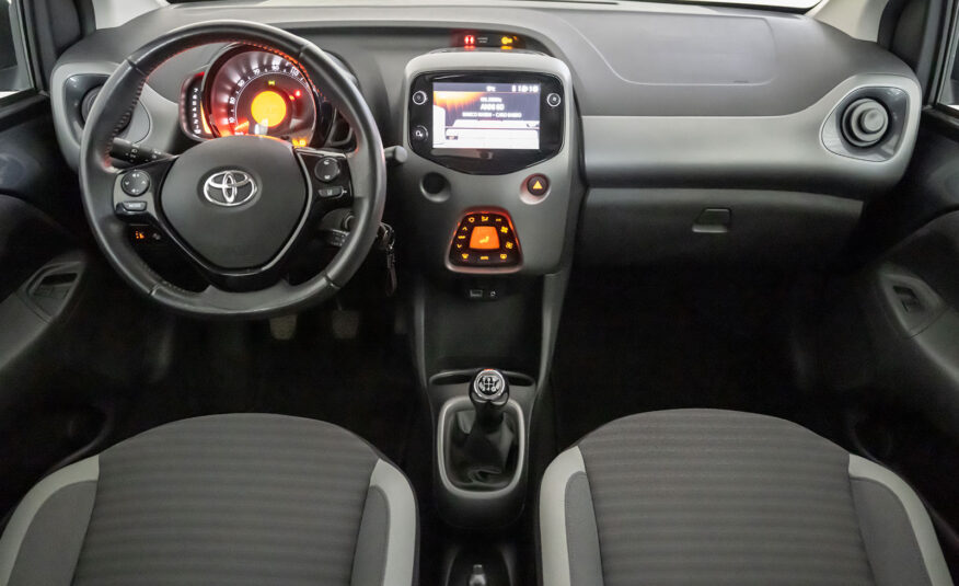 TOYOTA AYGO 1.0 X-PLAY