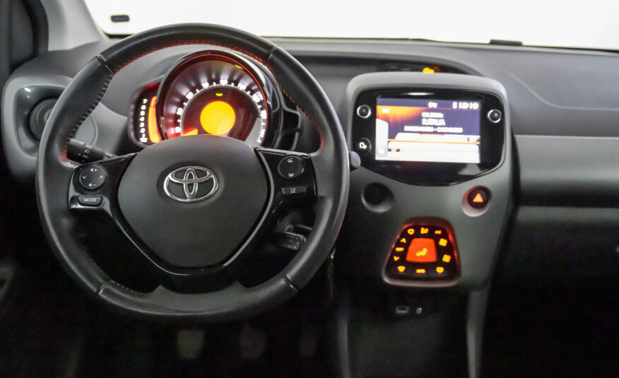 TOYOTA AYGO 1.0 X-PLAY