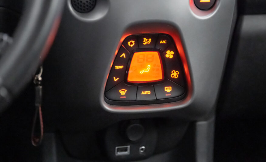 TOYOTA AYGO 1.0 X-PLAY