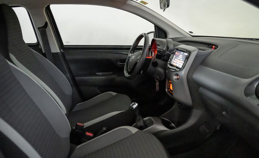 TOYOTA AYGO 1.0 X-PLAY