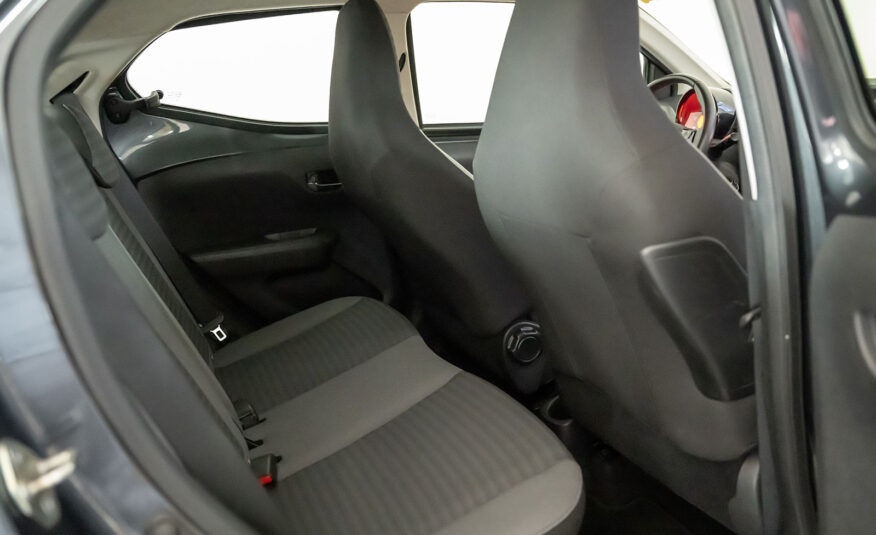 TOYOTA AYGO 1.0 X-PLAY
