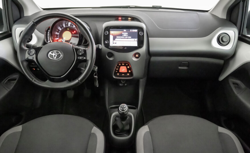 TOYOTA AYGO CONNECT 1.0 X-PLAY