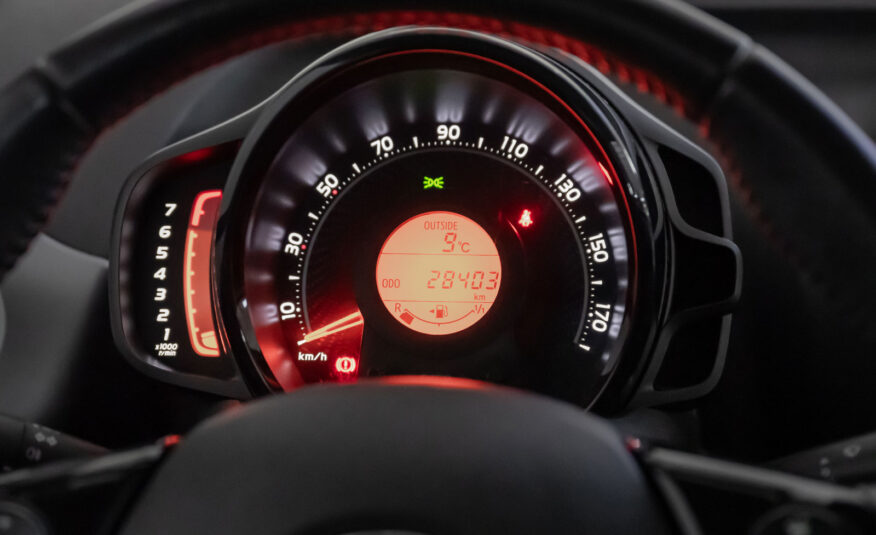 TOYOTA AYGO CONNECT 1.0 X-PLAY