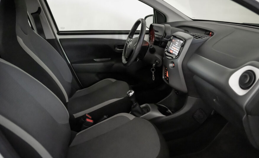TOYOTA AYGO CONNECT 1.0 X-PLAY