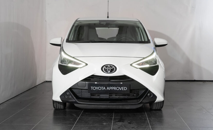 TOYOTA AYGO CONNECT 1.0 X-PLAY
