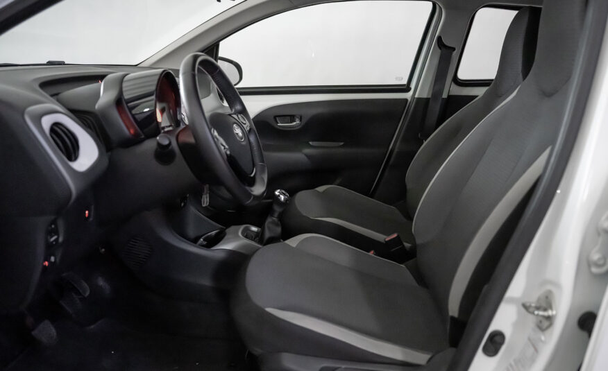 TOYOTA AYGO CONNECT 1.0 X-PLAY