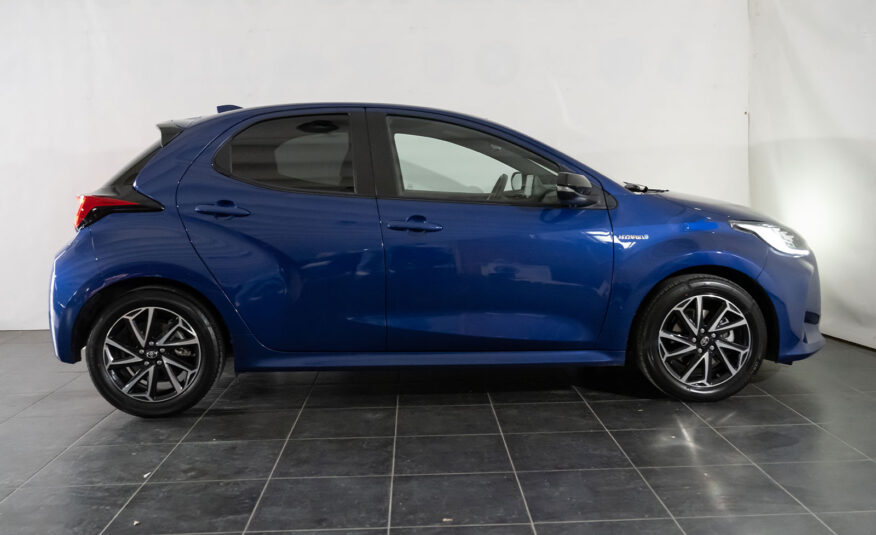 TOYOTA YARIS 1.5 HYBRID LOUNGE