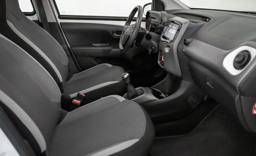 TOYOTA AYGO CONNECT 1.0 X-PLAY
