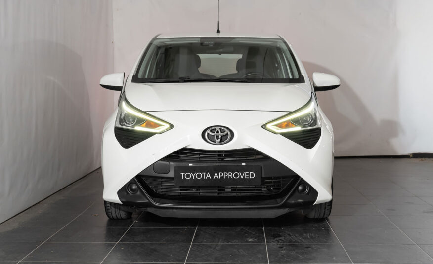 TOYOTA AYGO CONNECT 1.0 X-PLAY