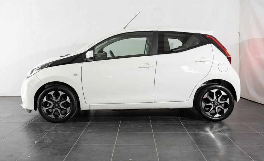 TOYOTA AYGO CONNECT 1.0 X-PLAY
