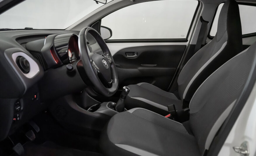 TOYOTA AYGO CONNECT 1.0 X-PLAY